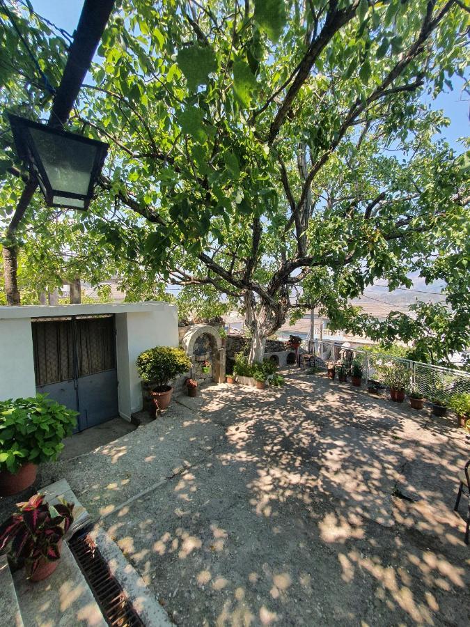 Riva Guest House Gjirokastra Kültér fotó